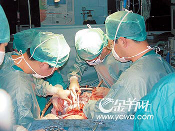 中山大学附一医院成功进行亚洲首例多器官移植