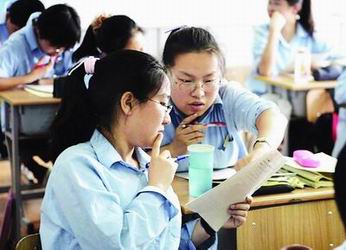 上海第一所免费学第一届高中毕业生全部考进大