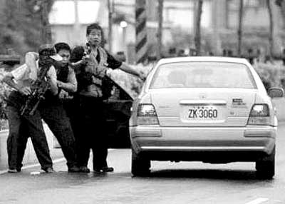台湾警匪枪战 双方开枪三千发 首犯张锡铭逃走