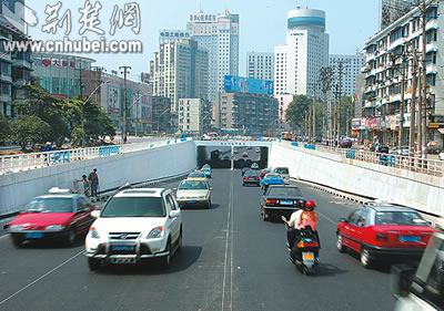 武汉循礼门地下通道通车(图)