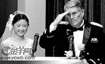 凤凰战地记者隗静嫁给美国退休将军(图)