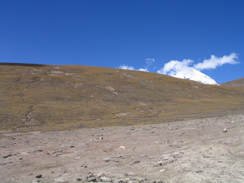 在海拔5400米的雪古拉山口拍到的雪山