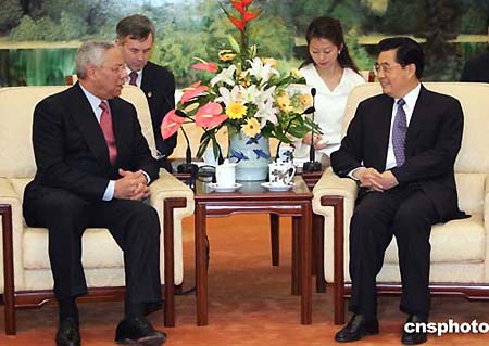 胡锦涛会见美国务卿鲍威尔称台海局势复杂敏感