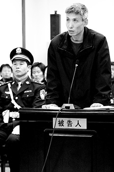 焦玫瑰狱中起诉中青报:理由:刘涌姘头提法侵