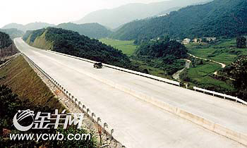 广州到英德的车程由三小时缩短为两小时(图)