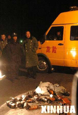 山西盂县煤矿发生瓦斯爆炸33名矿工遇难(组图)