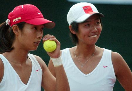 2004年雅典奥运会女网双打冠军李婷孙甜甜(图