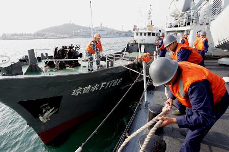 12月中旬,为进一步检验民兵海上训练成果,海军某基地动员80名民兵,6艘