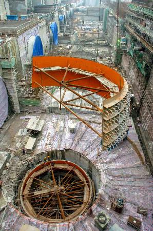 图文：［经济纵横］（2）三峡工程右岸机组金属结构和埋件安装进入高峰年