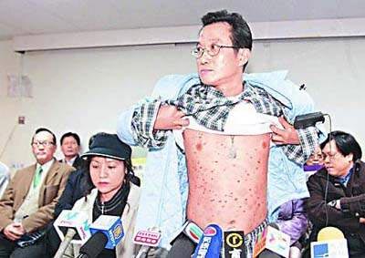 香港议员何伟途称孤男寡女裸体相对是闲谈(图)