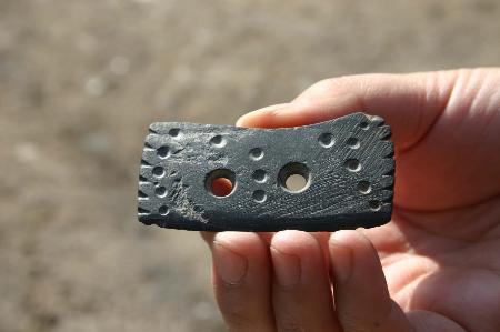 图文:青海发现五千年前有星座图案的石刀(2)