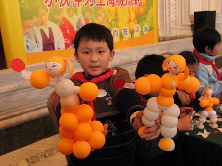 少年儿童制作乒乓玩偶礼品