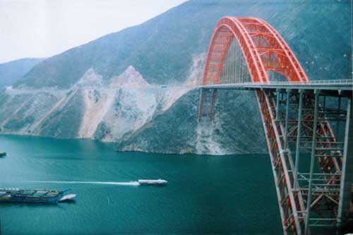 巫山县绿化 长江大桥边坡(组图)
