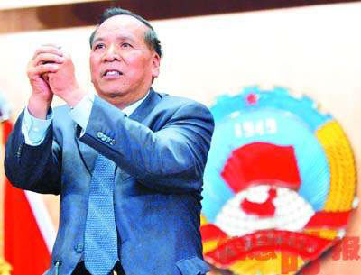 陈开枝由于年龄原因辞去广州市政协主席职务