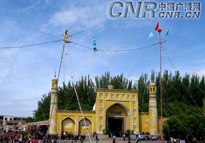 2005新疆南疆国际旅游节开幕(组图)
