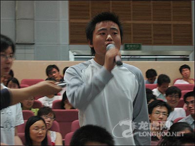 罗志军仙林做形势政策报告 回答大学生提问(组