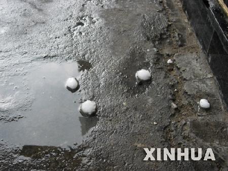 组图：北京部分地区突降冰雹(6)