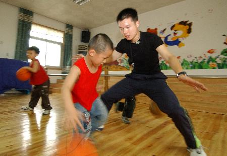 图文:〔新华聚焦〕(6)关注男幼师――儿童成长