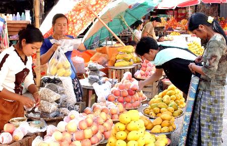 图文:[财经专线]中国水果走俏缅甸边境城乡