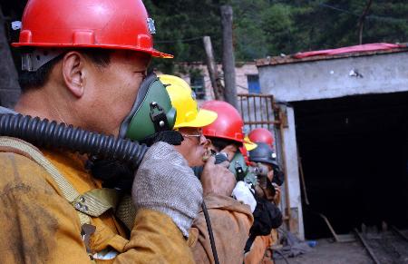 陕西铜川矿难遇难者增至20人 尚有6人生死不明
