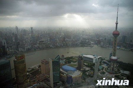 上海发布黑色台风预警信号已有1人死亡2人受伤