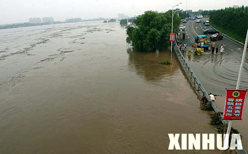 辽宁部分地区发生严重水灾 转移1.4万人(组图)