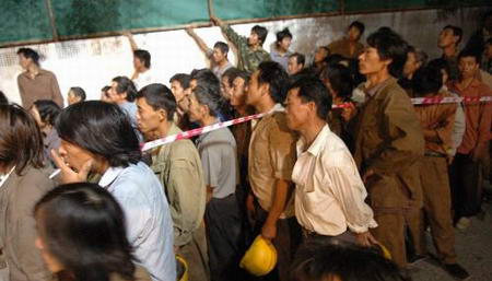 北京西单工地脚手架倒塌事故死亡人数增至4人