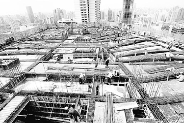 由上海建工集团一建公司承建的恒隆广场二期工
