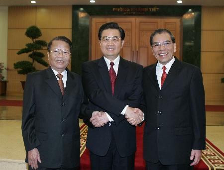 胡锦涛与越南政要会谈就发展中越关系提五建议