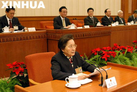 上海落实劳动法新举措 裁员须提前30日通知员