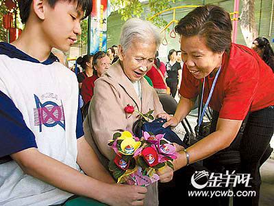 幸福妈妈:家有孝子孝女