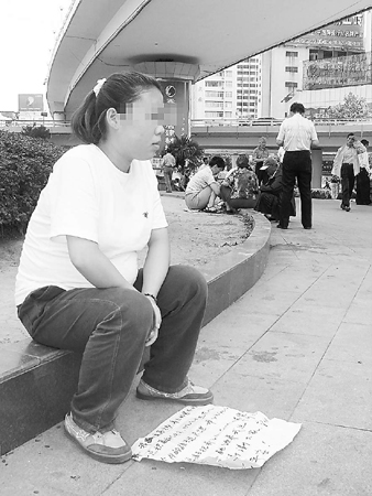 点击此处查看全部新闻图片   2005年中秋节的时候,杨欢发现自己怀孕了
