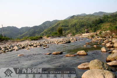 雨卜村人口_卜花村