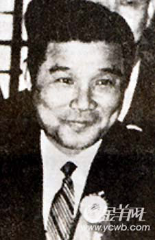 1974年,廉政公署成立,吕乐成为头号缉捕目标,当时吕乐带着妻子蔡珍及8