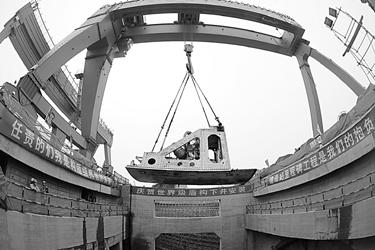 上海长江隧桥工程完成重大节点世界最大盾构进
