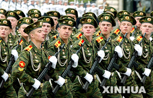 图文:俄罗斯莫斯科红场举行的阅兵式