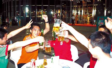 北京三里屯酒吧世界杯期间限制客流