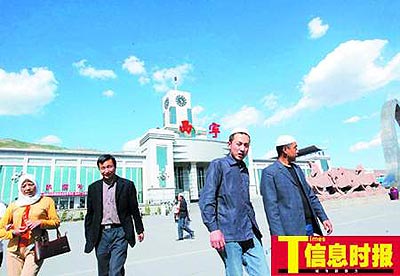 扫描青藏铁路沿线城市西宁：平均3人有一部车