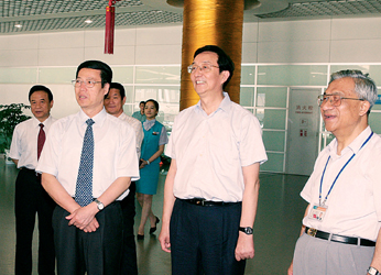 上海市委书记陈良宇对鲁代表团来沪表示欢迎