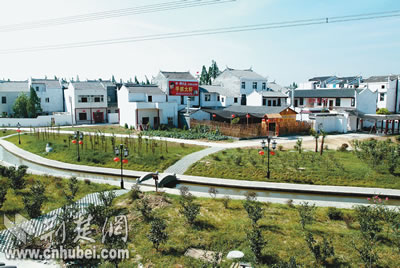 激情与理性交织的探索:仙桃市新农村建设报道