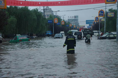 甘肃庆阳洪灾造成千万元经济损失