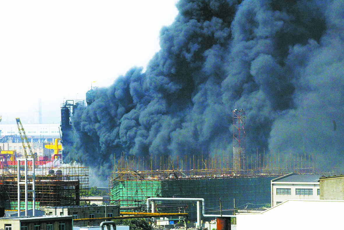 上海一化工厂生产装置爆燃造成4人受伤