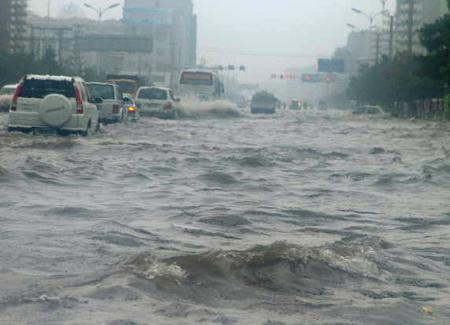 内蒙古通辽突降暴雨受灾人口达35000人(图)