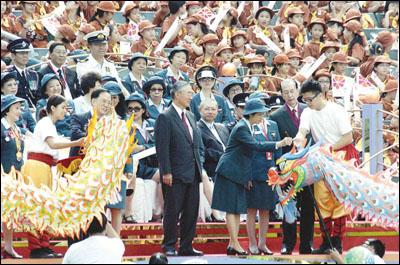 香港女童军90周年庆典大会操在大球场举行(图