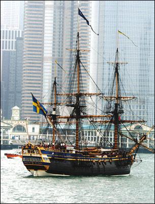 瑞典仿古帆船"歌德堡号"29日驶入香港维多利亚港