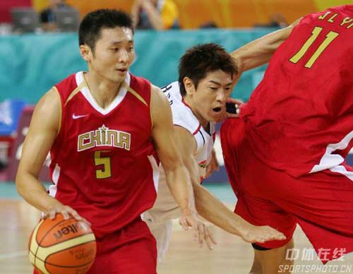 郅联组合大爆发 中国男篮94-68克日本迎四连胜