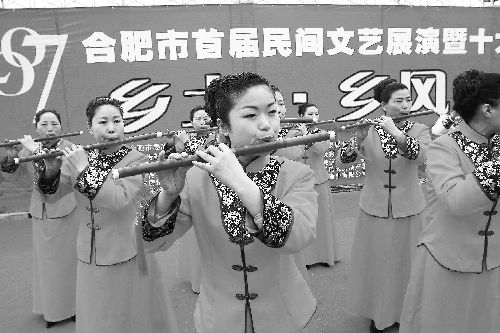 划旱船唱门歌俏皮庐剧乐煞人民间文艺展演开幕图片