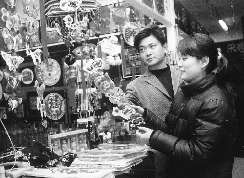 情趣动人的挂饰(图)_新闻中心_新浪网情趣有没有酒店临沂图片