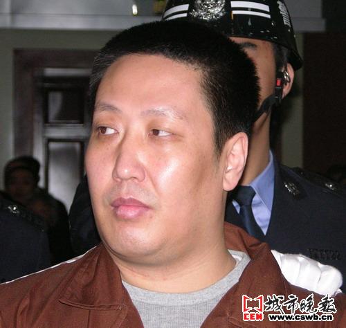 2003年,徐凤山任榆树市人大副主任期间,受邢兆彬之托,为热力公司欠