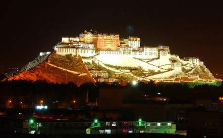 西藏今年所有景点不涨价 布达拉宫实行分段参